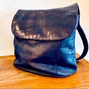 Tignanello 100% Leather Shoulder Bag in Black